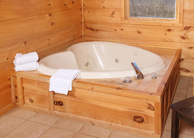 Gatlinburg - Away For Romance - Jetted tub