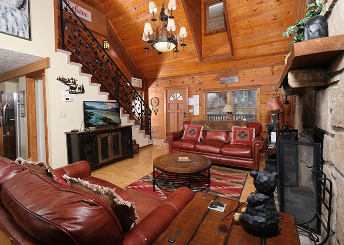 Gatlinburg - Cherokee Winds - Deck Featured