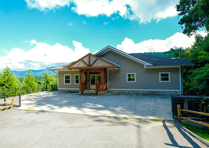 gatlinburg - golden oak lodge - feature