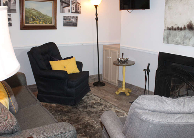 Gatlinburg - Oak Square 210 - Living room