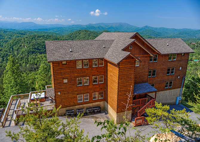 Pinnacle View Lodge - Large Group Cabin Rental - Pigeon Forge
