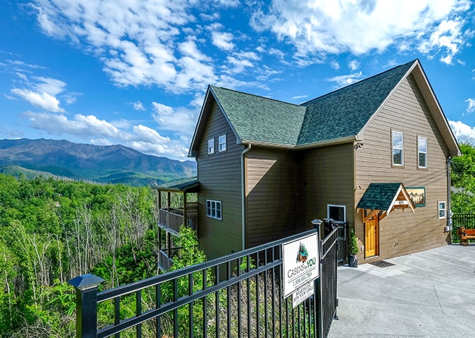 Beartastic Mountain View Lodge