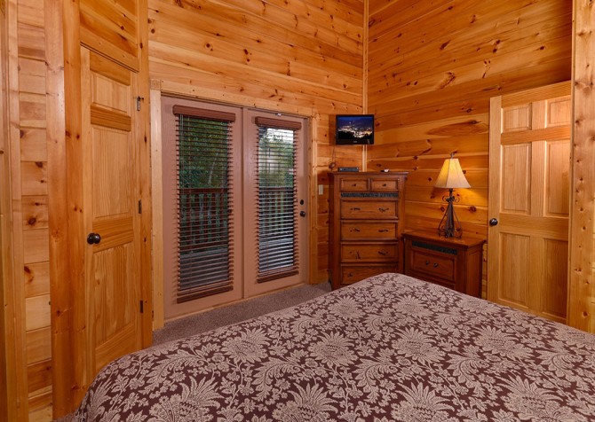 Gatlinburg Cabin Rentals - Bearskin Lodge