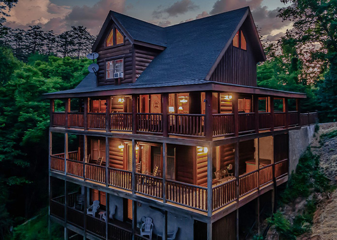 Pigeon Forge - Cougar Vista Retreat - Featured
