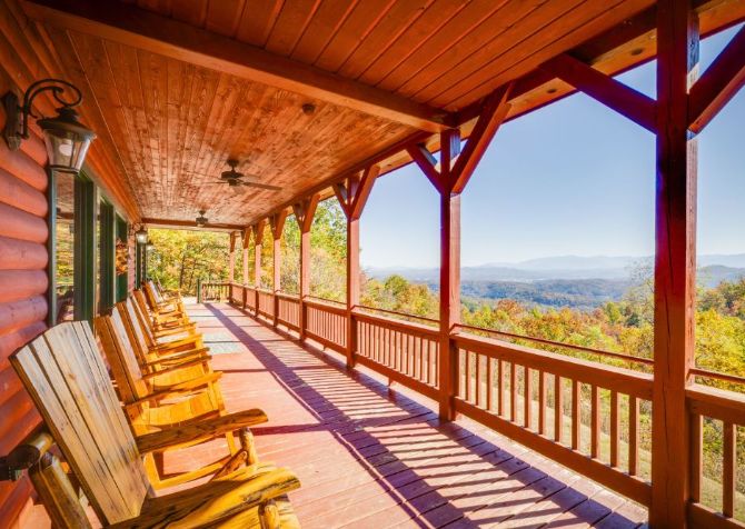 Pigeon Forge - Piece of Heaven - Featured