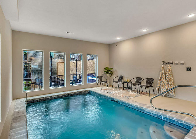 Pigeon Forge - Friendly Bear Plunge - Featured