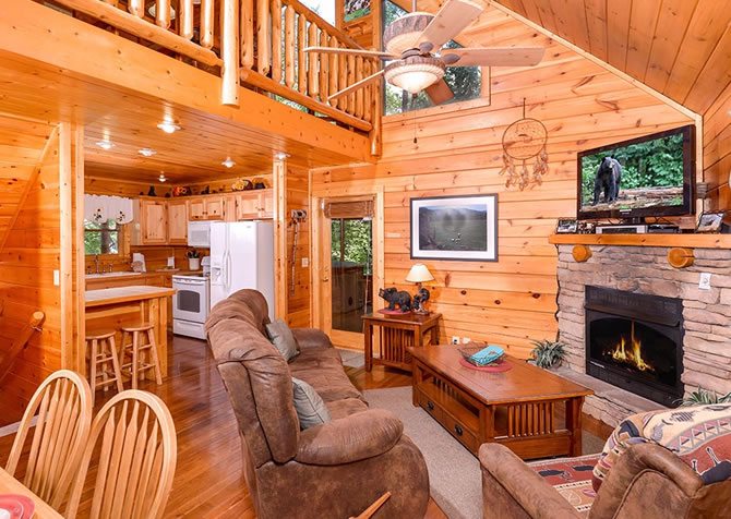 Living Room and Kitchen at Smoky Mountain Rental Beary Quiet