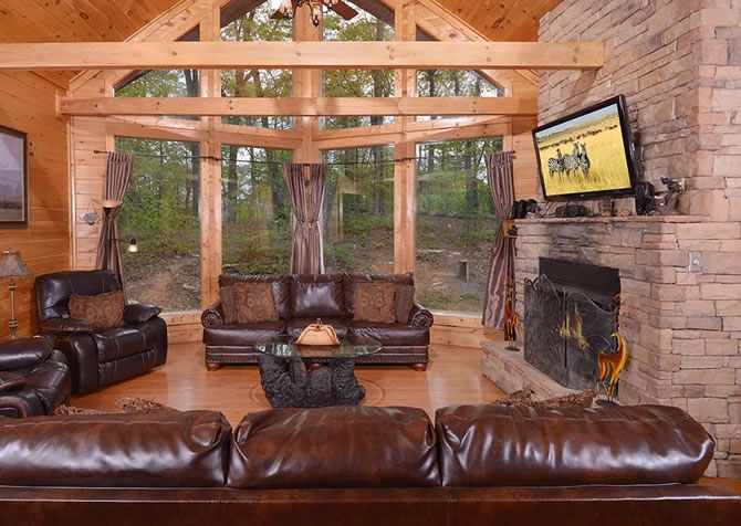 Pigeon Forge cabin rental Hidden Treasure living area