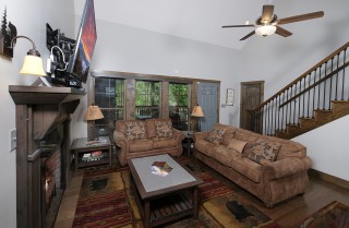 Gatlinburg - A Bearvue 913 - Livingroom