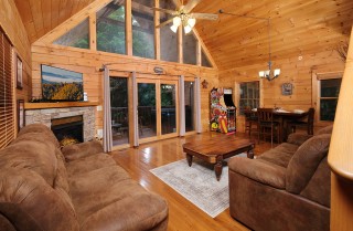 Gatlinburg - Yeti Lodge - Living Room