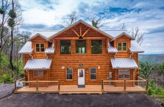 https://www.cabinsforyou.com/public/img/cabins/thumb/gatlinburg-cabin-big-bear-views-lodge-exterior-9.jpg