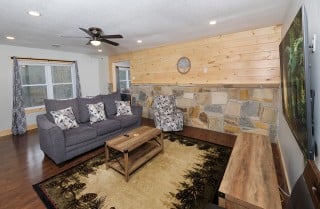 Gatlinburg - Big Oak Hideaway - Living Room