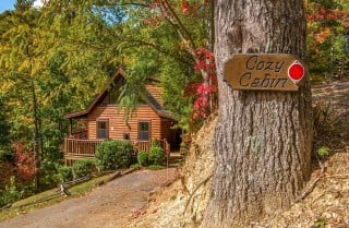 pigeon forge cabin – cozy cabin – view