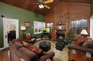 Gatlinburg - Mountain Therapy - Living Room