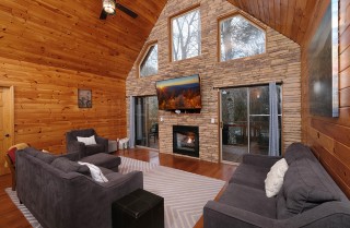 Gatlinburg - Shady Creek - Living Room