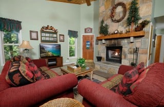 Gatlinburg - Ski Mountain Hideaway - Living Room