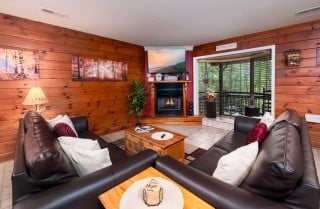 Gatlinburg - Adventure Lodge - Living Room