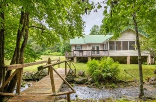 Gatlinburg - Hen Wallow Creek Cottage - Exterior
