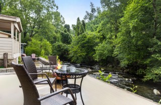 Gatlinburg Cabin - Poolin Around -Overview