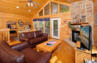 Pigeon Forge Cabin- American Pride – Living Room