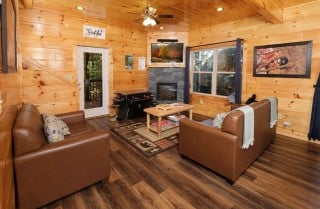 Pigeon Forge Cabin - Liberty Haven - Living-Room