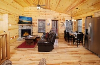 Pigeon Forge - Mountain Life - Living Room