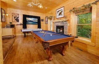 pigeon forge cabin – papa bear lodge – pool table