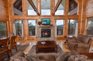 Pigeon Forge Cabin - Smoky Mountain Splash - Living Room