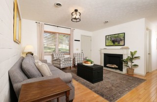 Pigeon Forge - Sunshine Cottage - Living Room