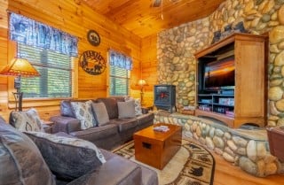 Pigeon-Forge-Hanky-Panky-Living-Room