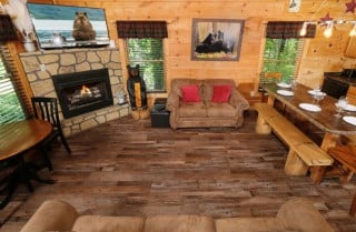 Pigeon Forge - Little Bear Lodge - Living Room