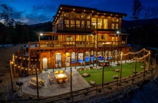 Pigeon Forge Skyriver Falls Overview