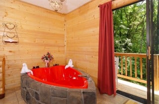 Pigeon Forge - Romantic Retreat - Indoor Jetted Tub